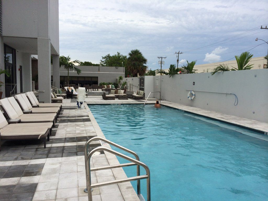 โรงแรมอีบี ไมอามี แอร์พอร์ต Miami Springs ภายนอก รูปภาพ