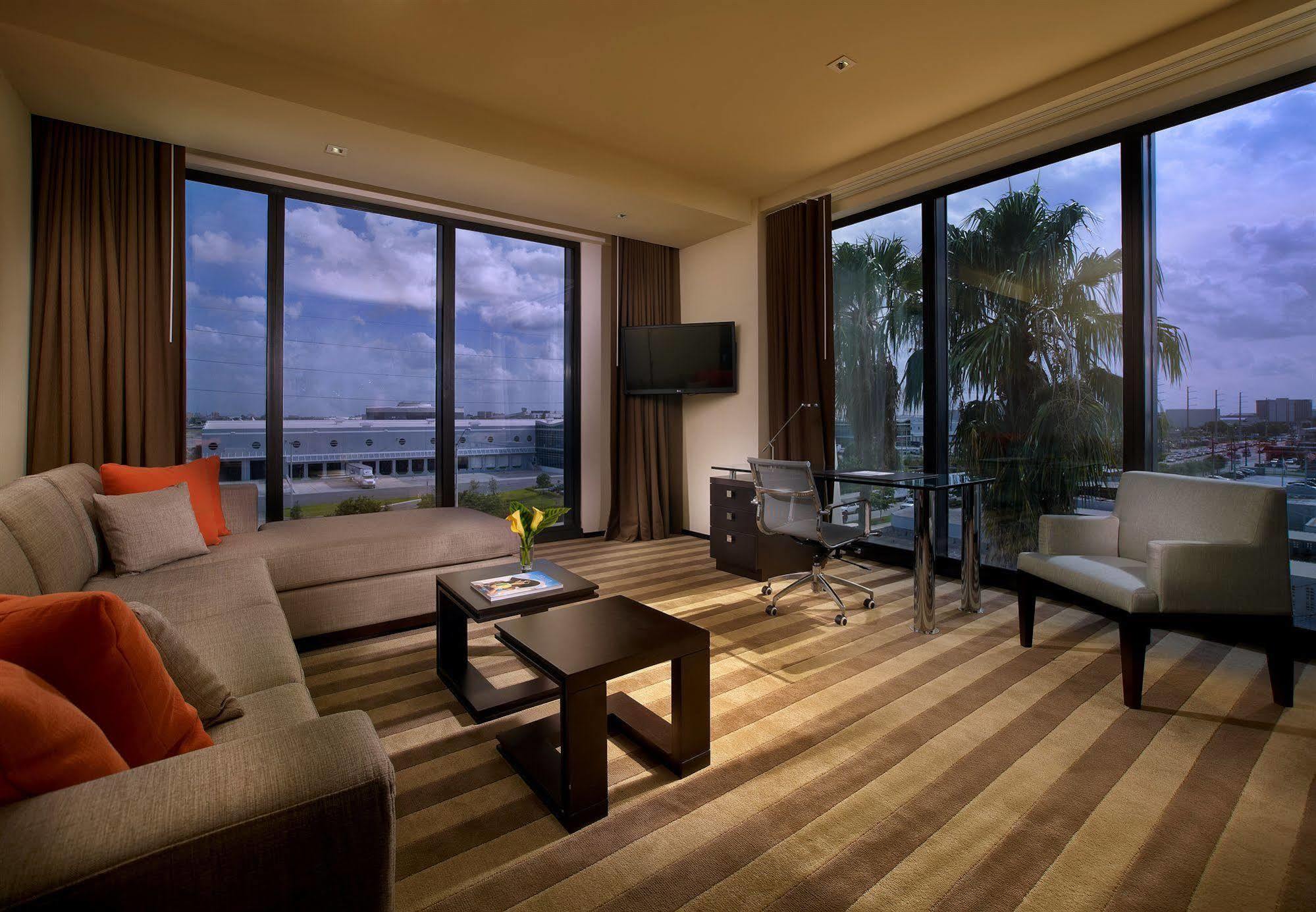 โรงแรมอีบี ไมอามี แอร์พอร์ต Miami Springs ภายนอก รูปภาพ