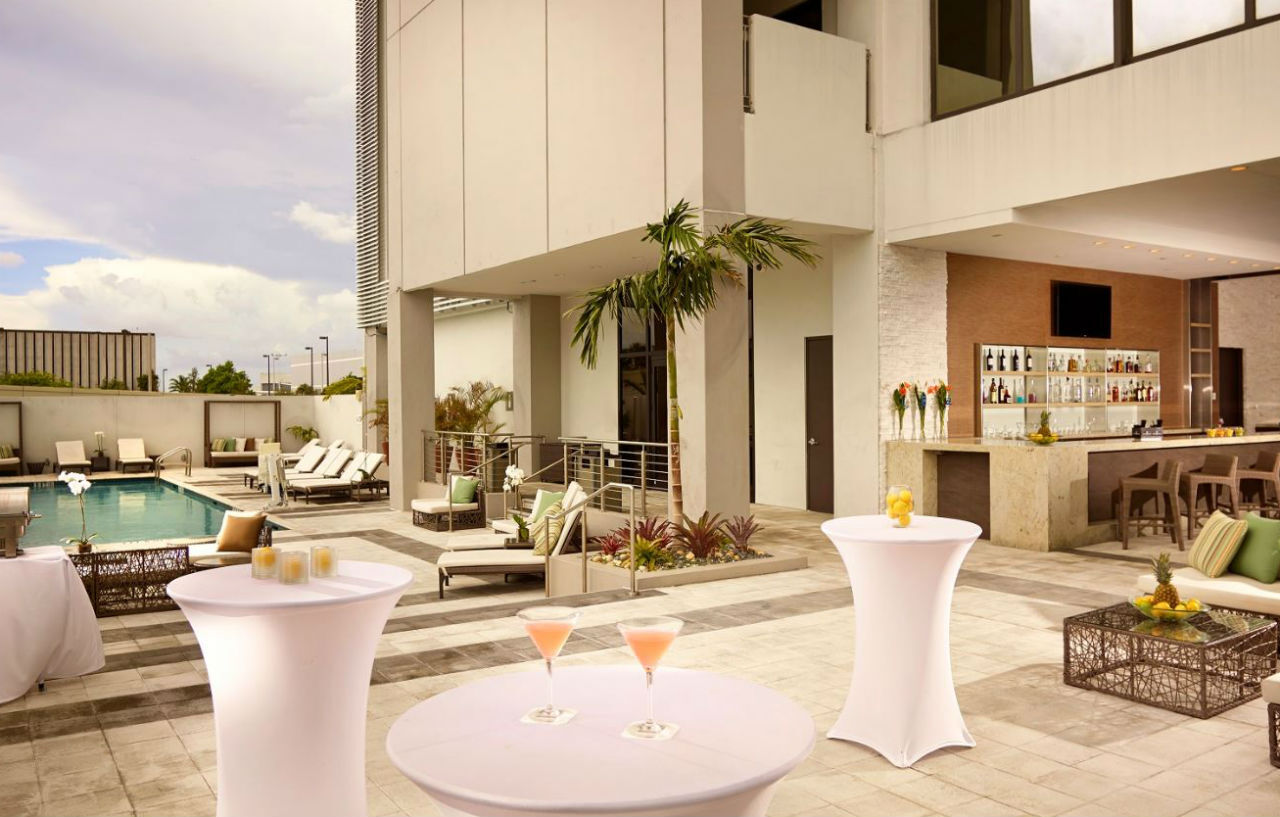 โรงแรมอีบี ไมอามี แอร์พอร์ต Miami Springs ภายนอก รูปภาพ